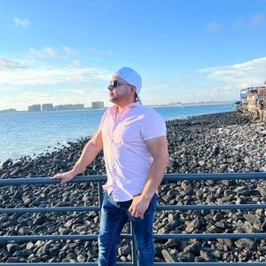 Meet your Posher, Tepe